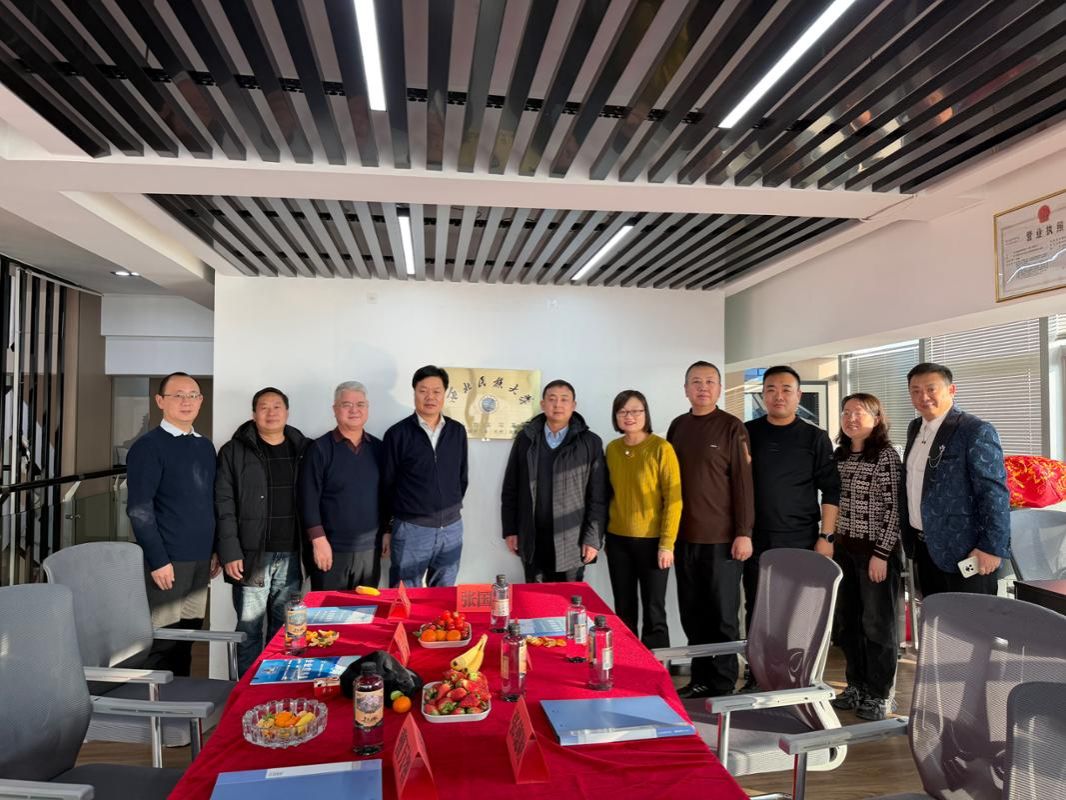 校企携手育人才产教融合启新程——土木工程红黑游戏
与翔基低空共建无人机实习基地